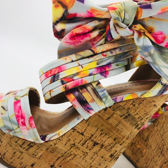 Floral Summer Bow Platform Wedges - Picture 6 of 8